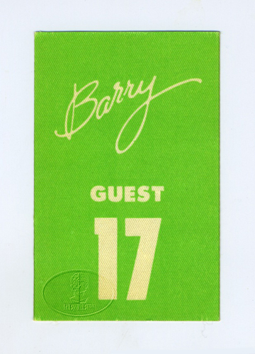 BARRY MANILOW 1980 BACKSTAGE PASS Guest green